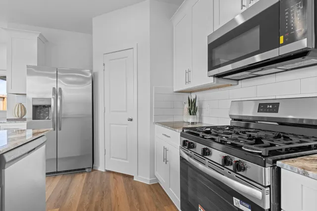 $274,990 | 2426 Cherry Ruby Drive, Iowa Colony, TX 77583