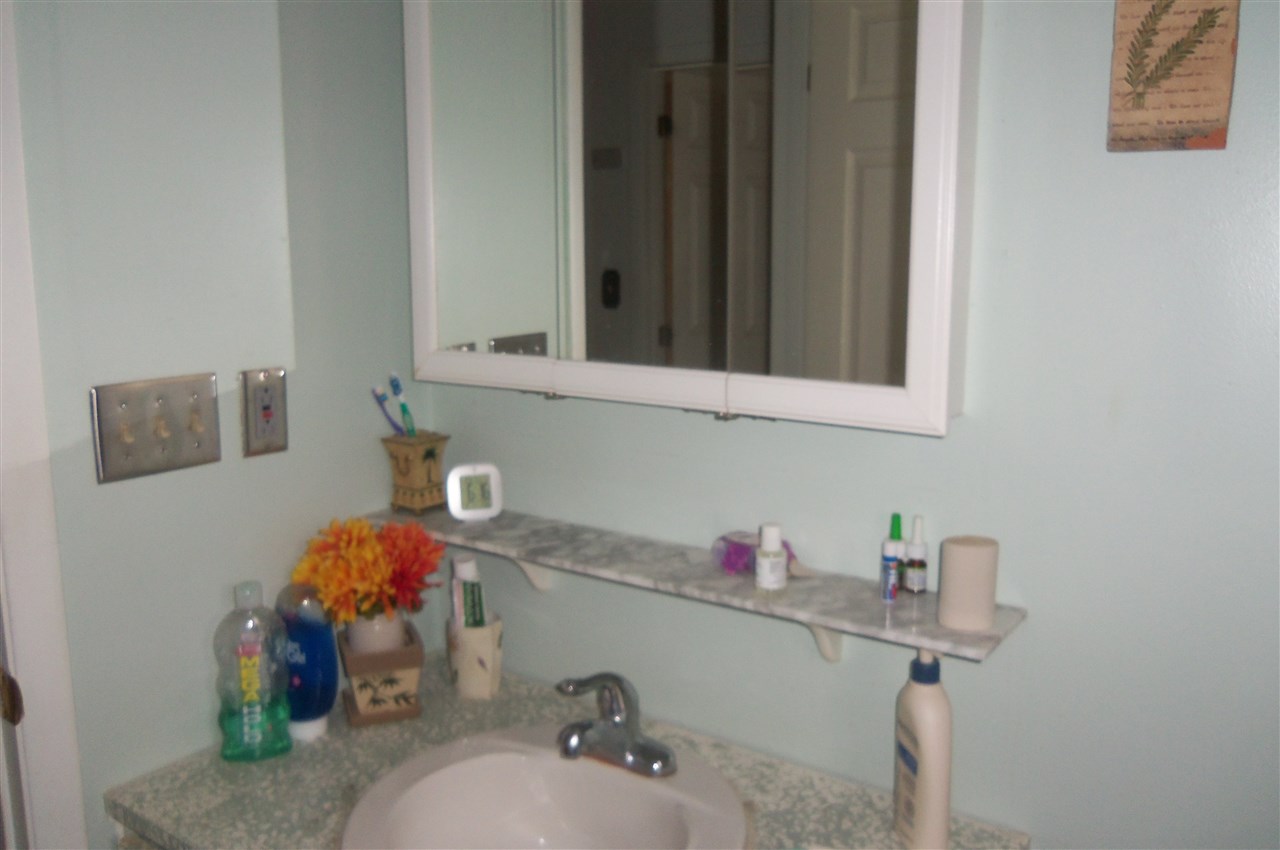 3 F Cedarbrook Village, Unit 3F Rochester, NH 03867 - Photo 11 of 17