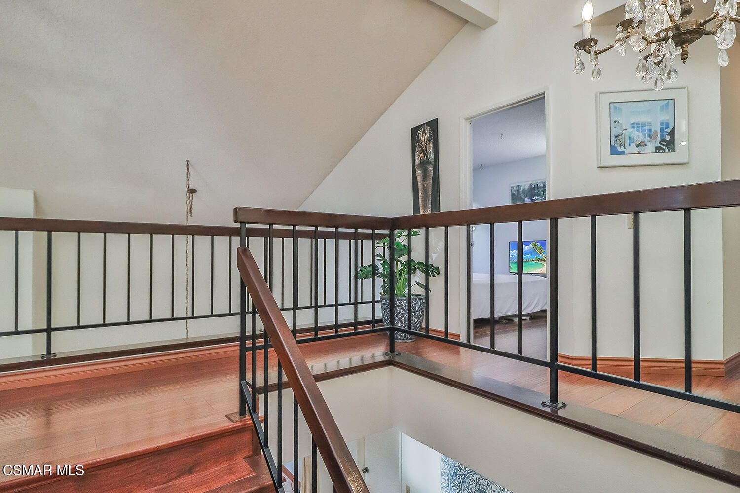 6492 Melray Street Moorpark, CA 93021 - Photo 27 of 53 gStairs and Landing1