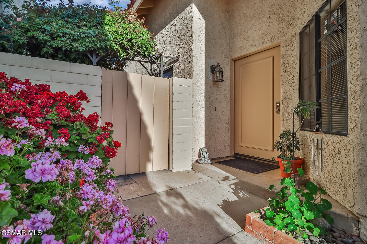 6492 Melray Street Moorpark, CA 93021 - Photo 4 of 53 aFront and Entry5