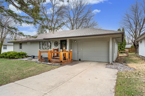 $299,900 | 2104 West Oakland Avenue, Austin, MN 55912