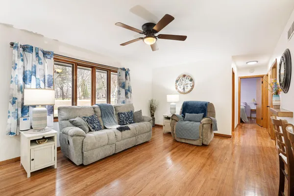 $299,900 | 2104 West Oakland Avenue, Austin, MN 55912