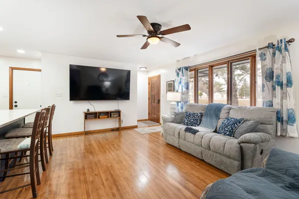 $299,900 | 2104 West Oakland Avenue, Austin, MN 55912