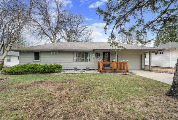 $299,900 | 2104 West Oakland Avenue, Austin, MN 55912