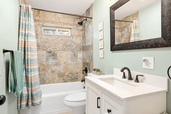 $299,900 | 2104 West Oakland Avenue, Austin, MN 55912