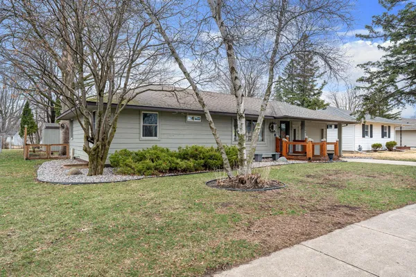 $299,900 | 2104 West Oakland Avenue, Austin, MN 55912