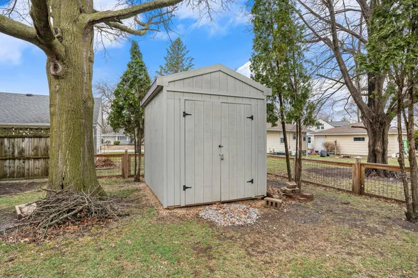 $299,900 | 2104 West Oakland Avenue, Austin, MN 55912