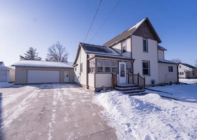$217,000 | 255 West Vine Street, Mondovi, WI 54755