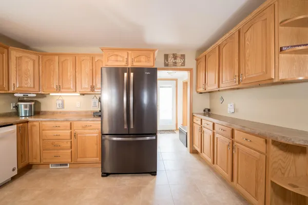 $214,900 | 255 West Vine Street, Mondovi, WI 54755