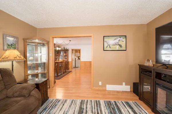 $214,900 | 255 West Vine Street, Mondovi, WI 54755