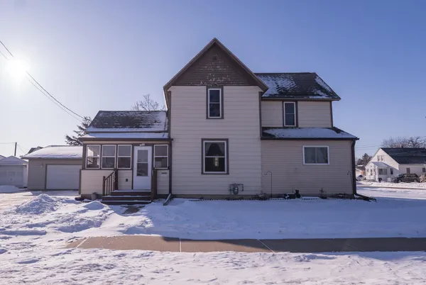 $214,900 | 255 West Vine Street, Mondovi, WI 54755