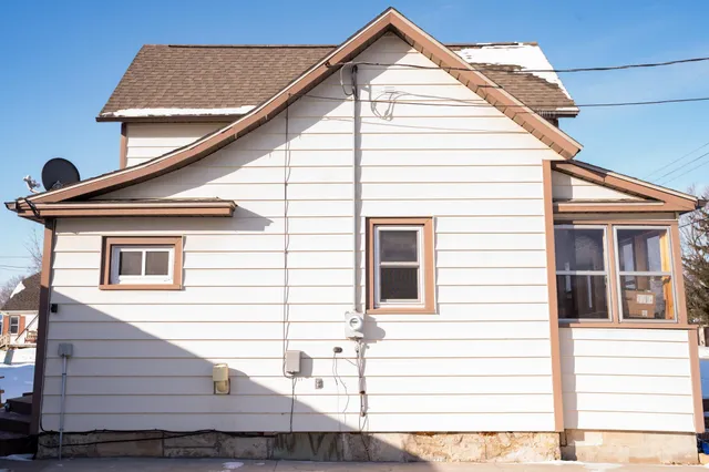 $217,000 | 255 West Vine Street, Mondovi, WI 54755