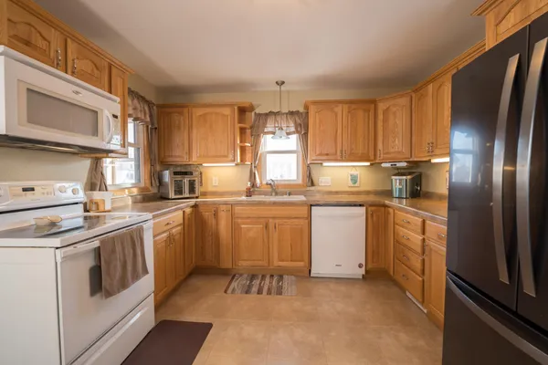 $214,900 | 255 West Vine Street, Mondovi, WI 54755