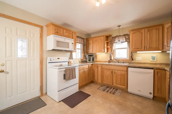 $214,900 | 255 West Vine Street, Mondovi, WI 54755