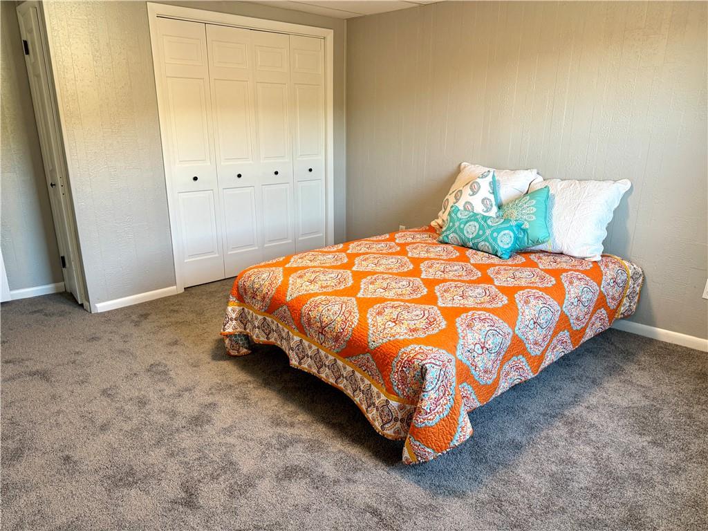 532 North Elm Street Butler, PA 16001 - Photo 19 of 31 a bedroom with a bed and a window