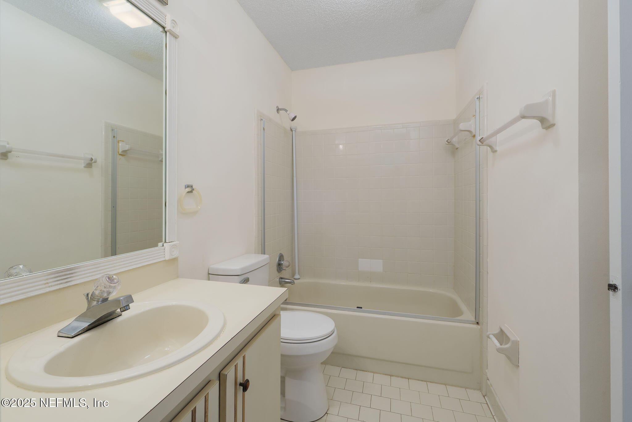 9360 Craven Road, Unit 407 Jacksonville, FL 32257 - Photo 6 of 24 Bath
