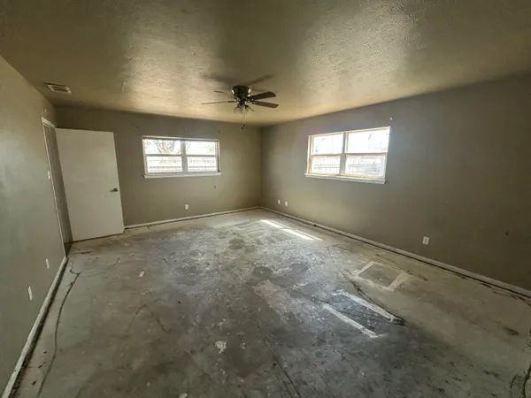 $104,900 | 1106 10th Street, Levelland, TX 79336