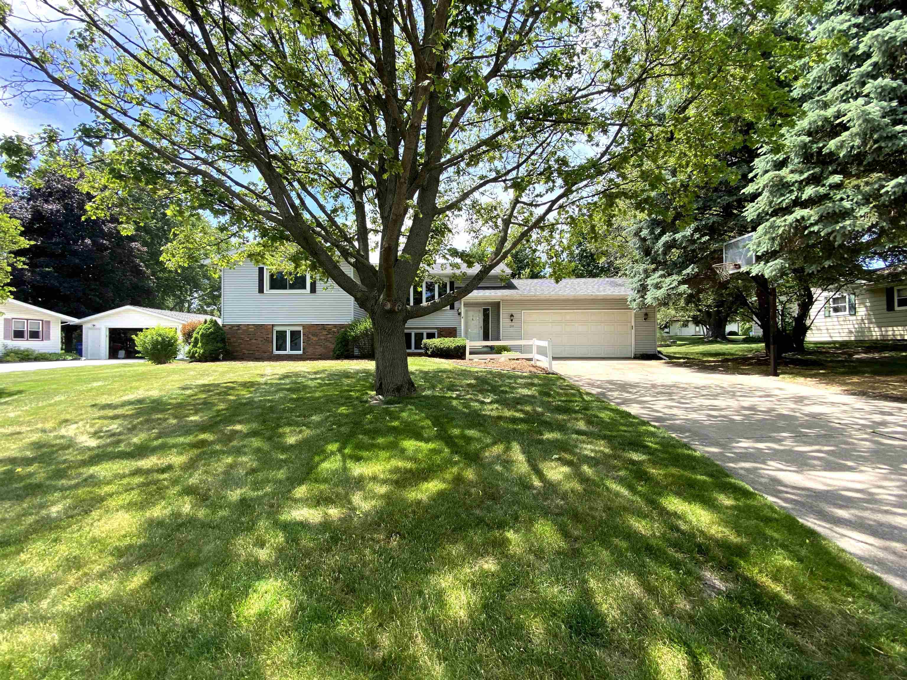 210 Avalon Road Columbus, WI 53925 - Photo 16 of 69