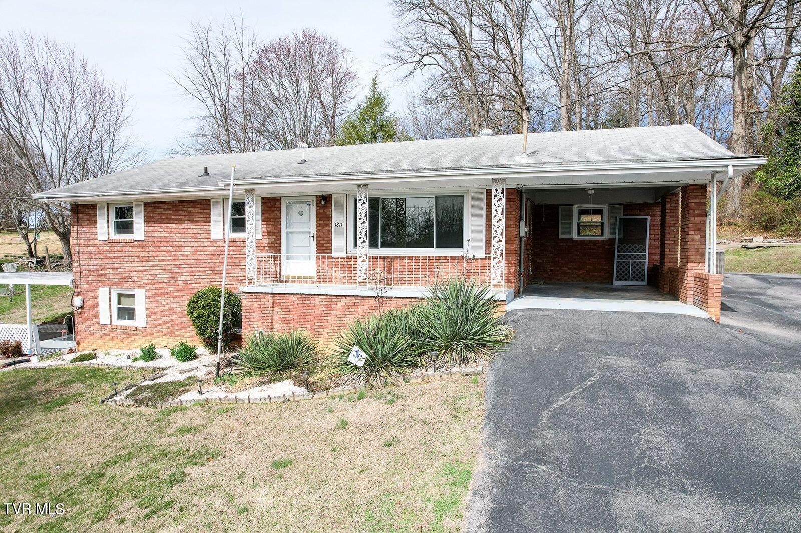 1811 Old Tusculum Road Greeneville, TN 37745 - Photo 1 of 27 1811 Old Tusculum Rd