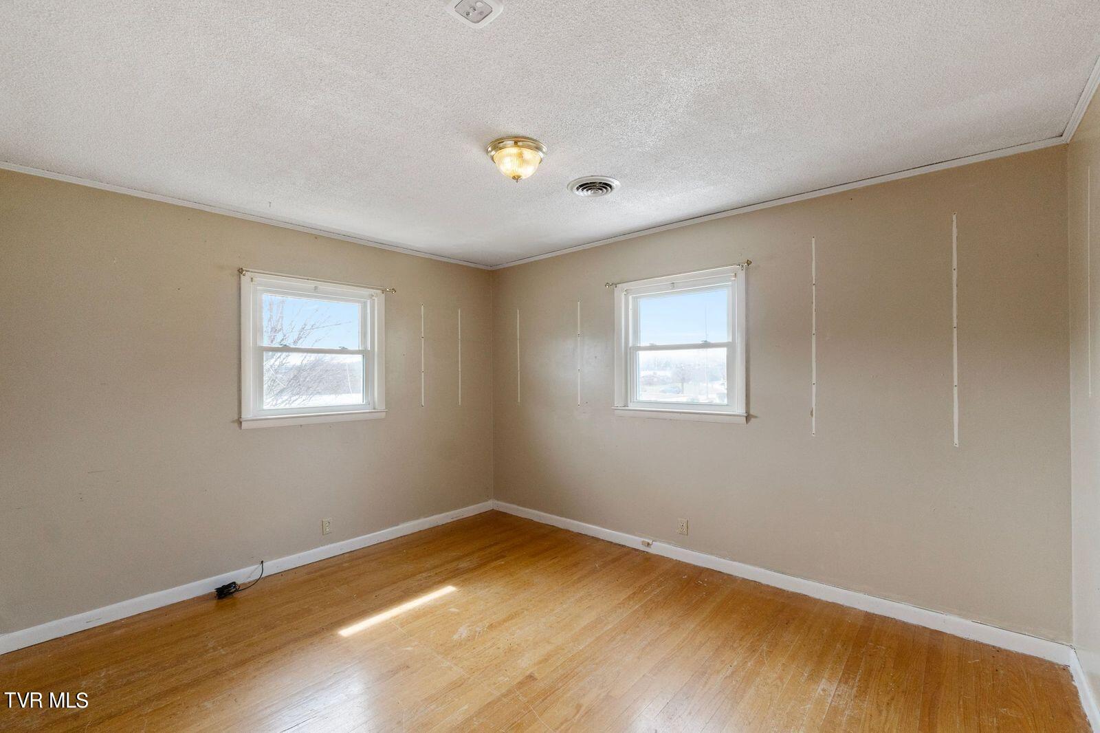 1811 Old Tusculum Road Greeneville, TN 37745 - Photo 12 of 27 Primary Bedroom