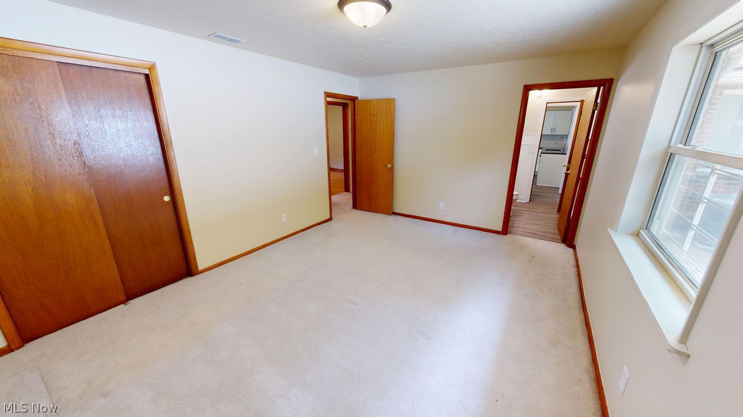 17900 Holland Road Brook Park, OH 44142 - Photo 20 of 32