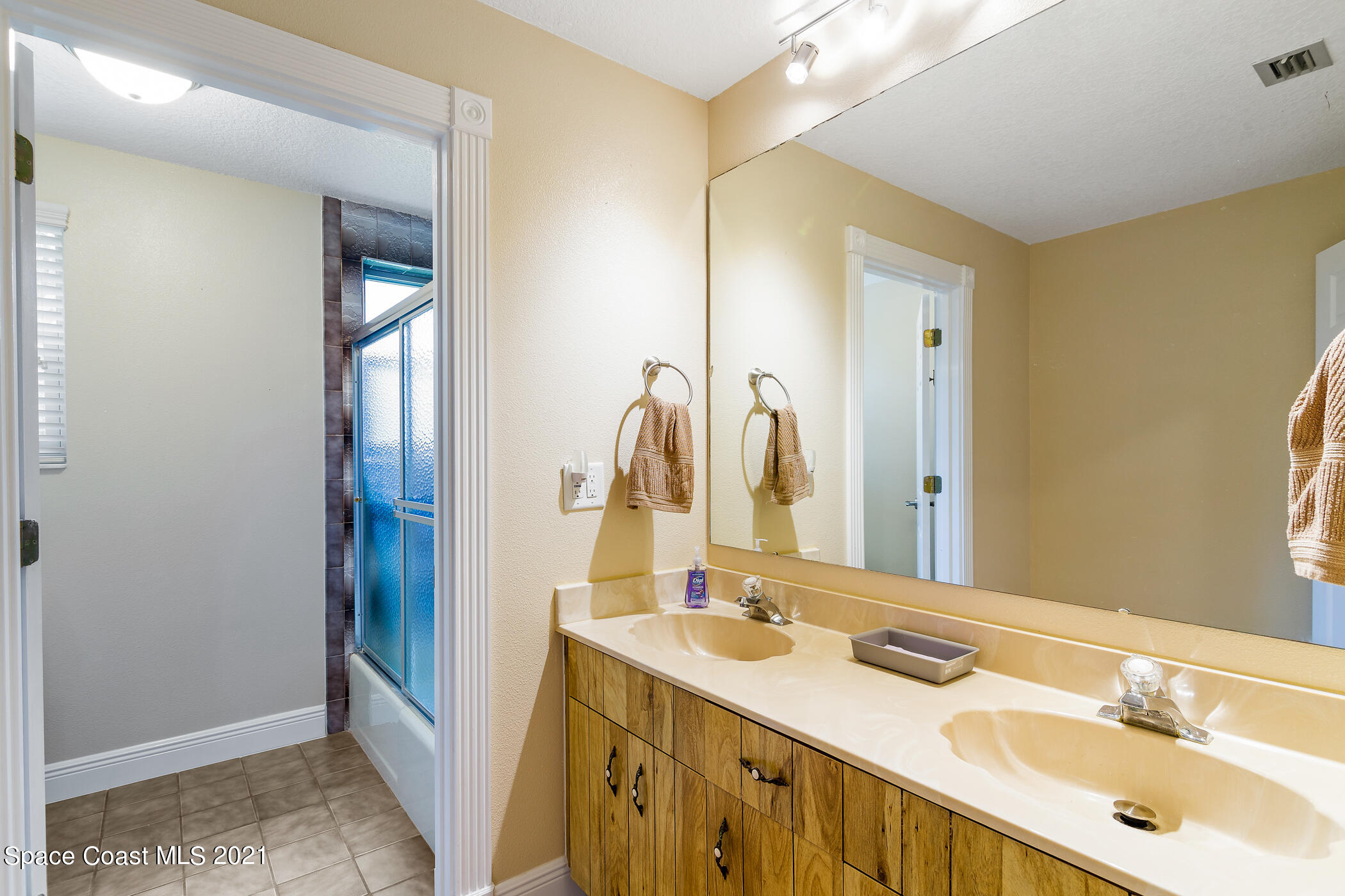 1390 Friday Road Cocoa, FL 32926 - Photo 27 of 69 Guest Bathroom