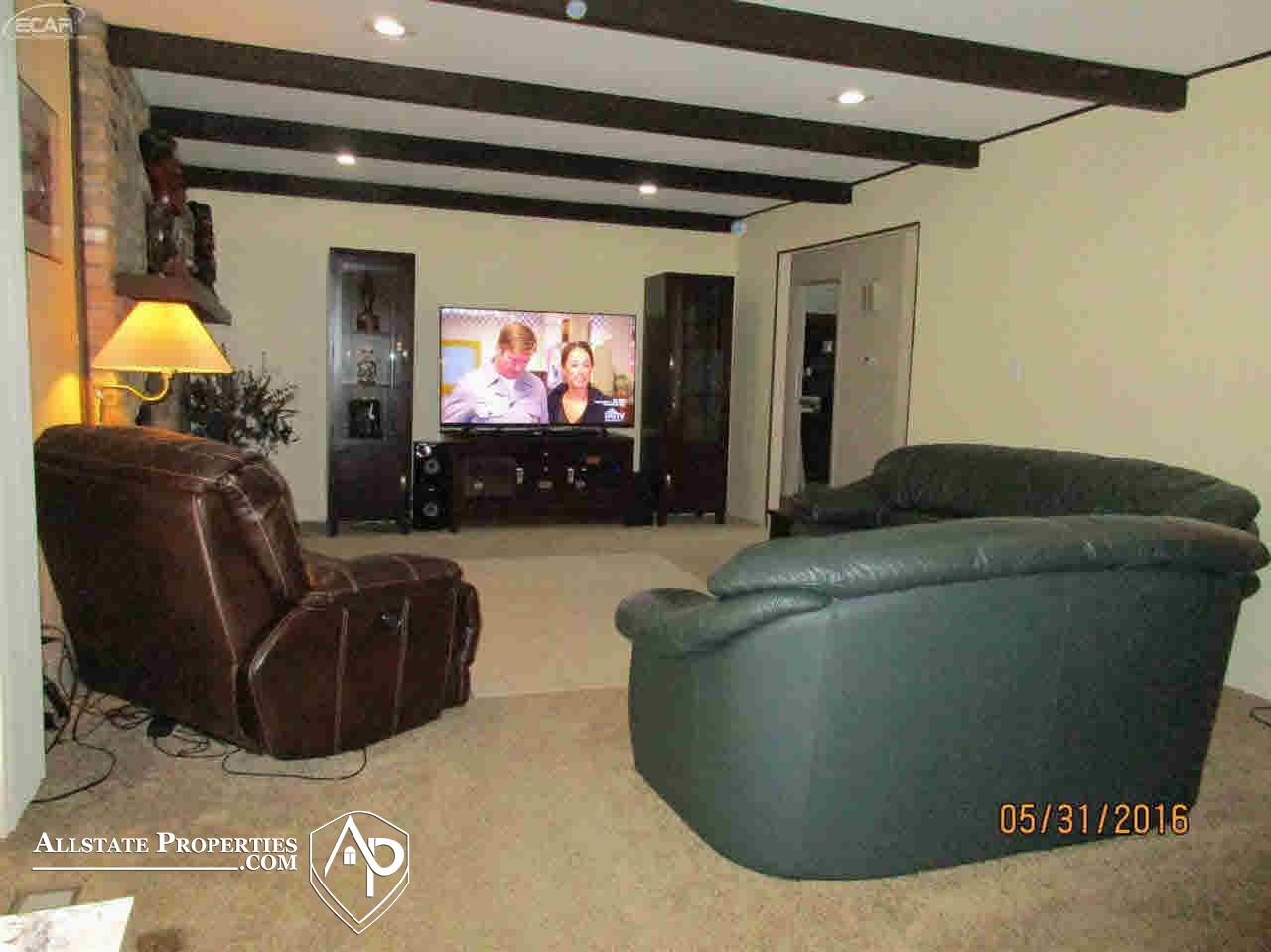 6292 Kings Pointe Road Grand Blanc, MI 48439 - Photo 7 of 19 21171467-6.JPG