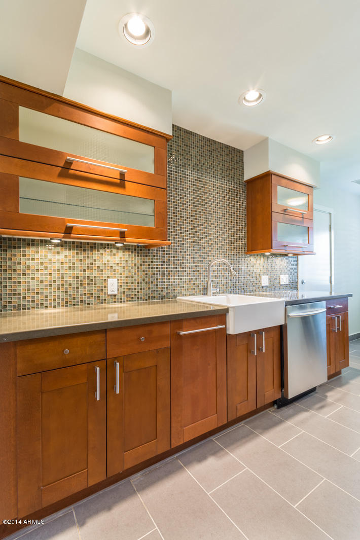 140 East Royal Palm Road Phoenix, AZ 85020 - Photo 14 of 32 140-E-Royal-Palm-Rd-Proofs--18