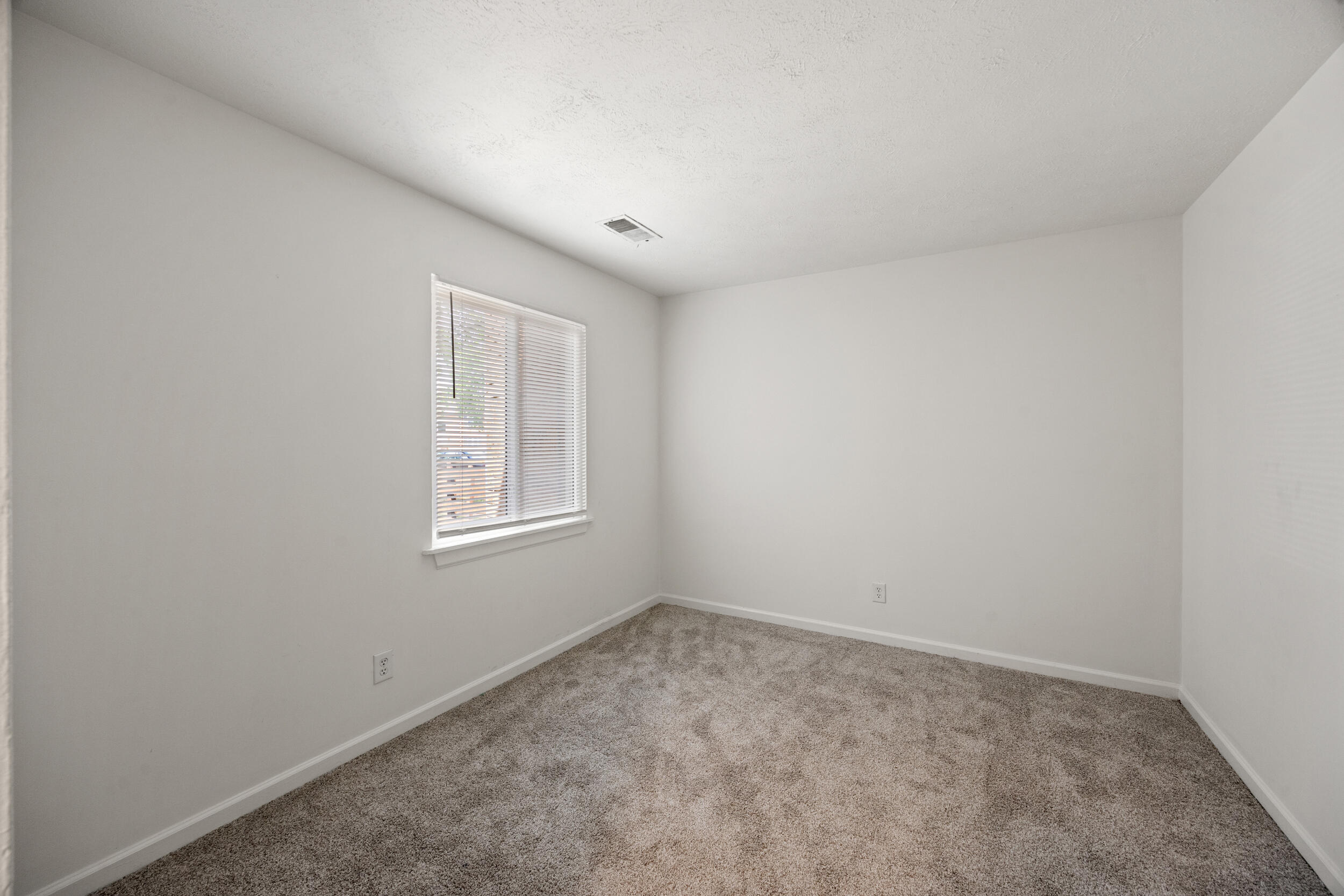 421 Redding Road, Unit 102 Lexington, KY 40517 - Photo 20 of 25 img_9021