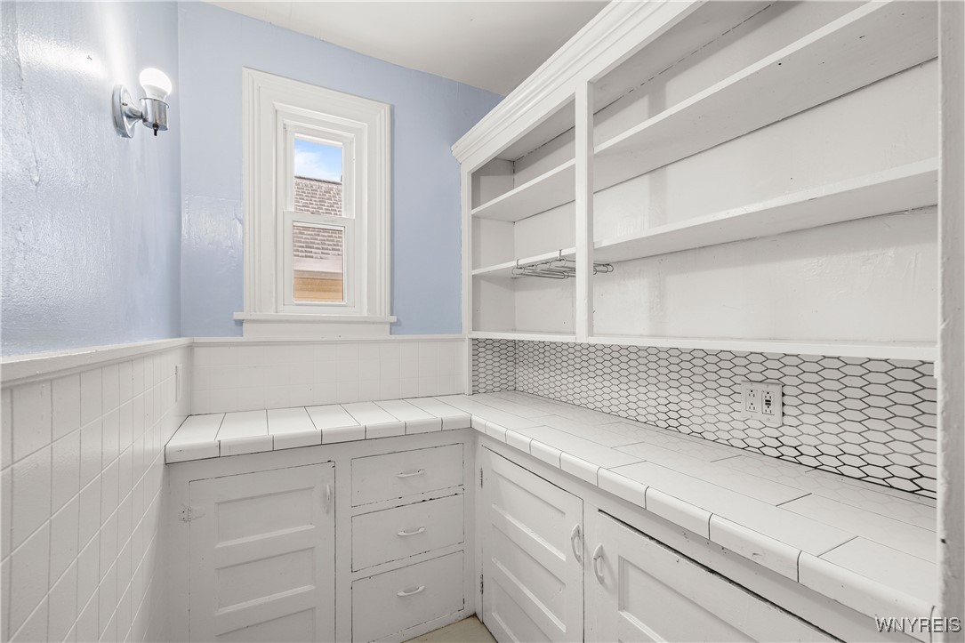 248 Auburn Avenue Buffalo, NY 14213 - Photo 14 of 34