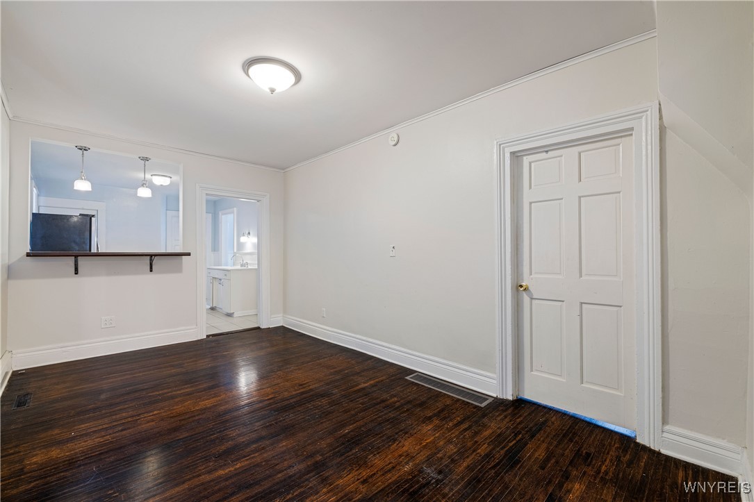 248 Auburn Avenue Buffalo, NY 14213 - Photo 6 of 34