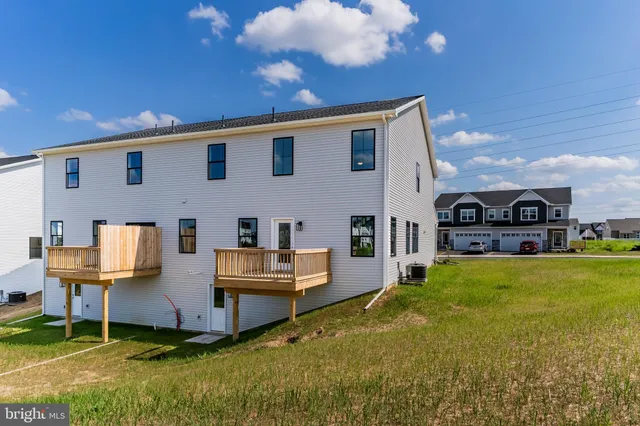 $464,900 | 651 Brittany Drive, Mechanicsburg, PA 17055