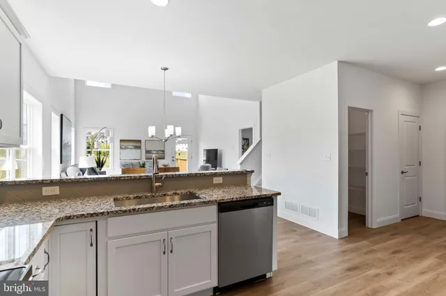 $464,900 | 651 Brittany Drive, Mechanicsburg, PA 17055