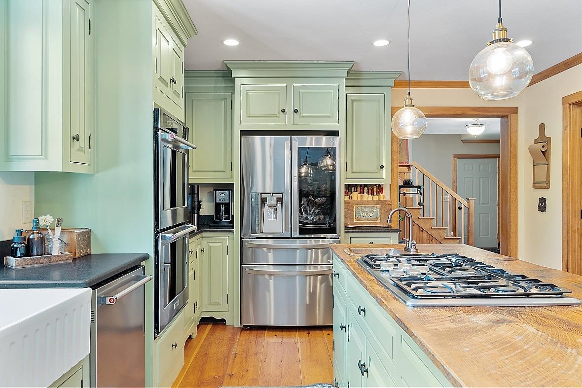 8 Russell Hill Road Brookline, NH 03033 - Photo 6 of 40
