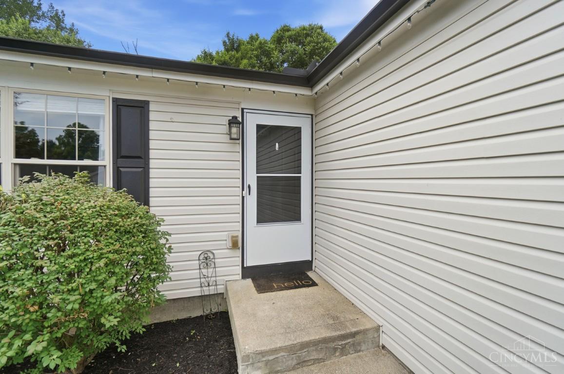 9575 Deer Track Road West Chester, OH 45069 - Photo 6 of 56