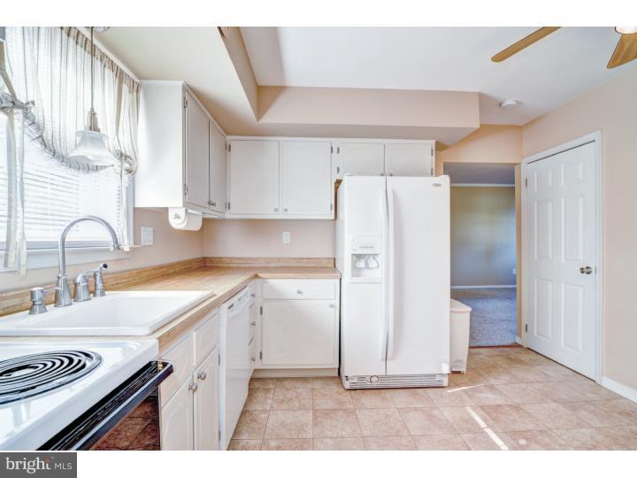 18 Barrel Run Road Quakertown, PA 18951 - Photo 8 of 25 Kitchen