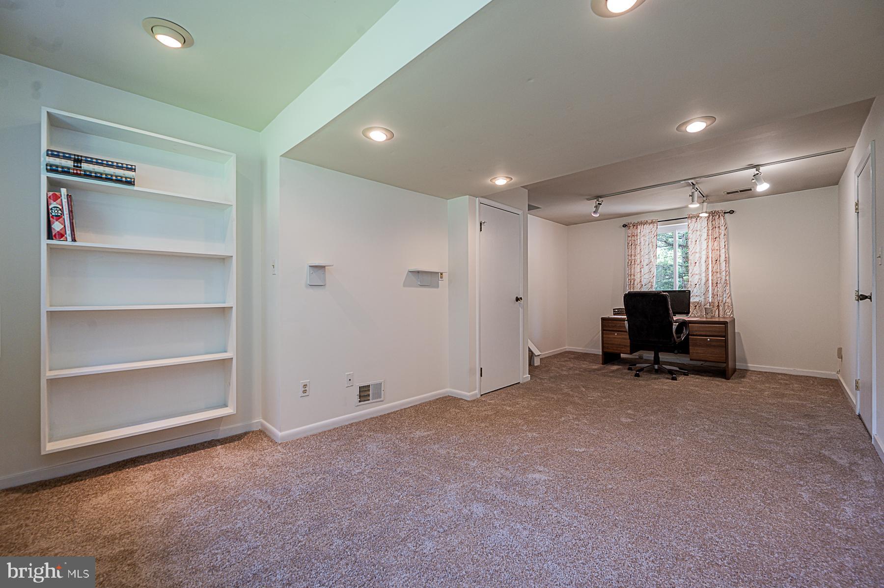 6129 Stevens Forest Road Columbia, MD 21045 - Photo 26 of 34 Family Room