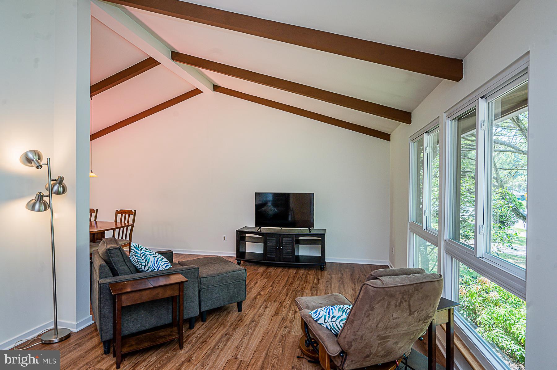 6129 Stevens Forest Road Columbia, MD 21045 - Photo 5 of 34 Living Room