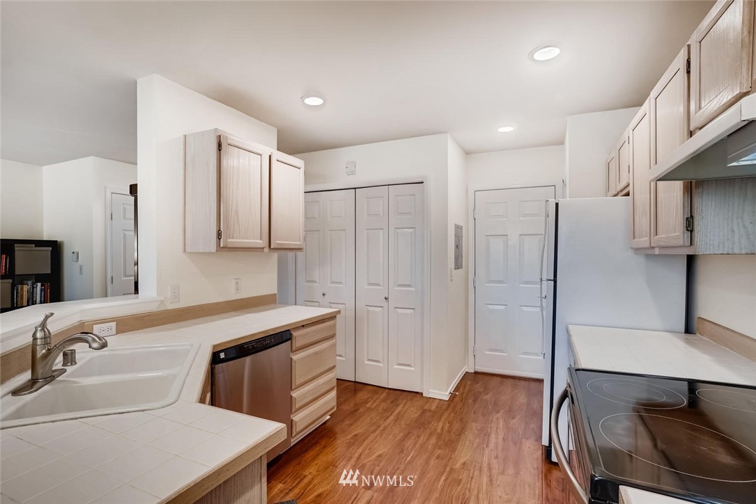 23133 15th Avenue Southeast, Unit K1 Bothell, WA 98021 - Photo 10 of 25 Gallery Image 10