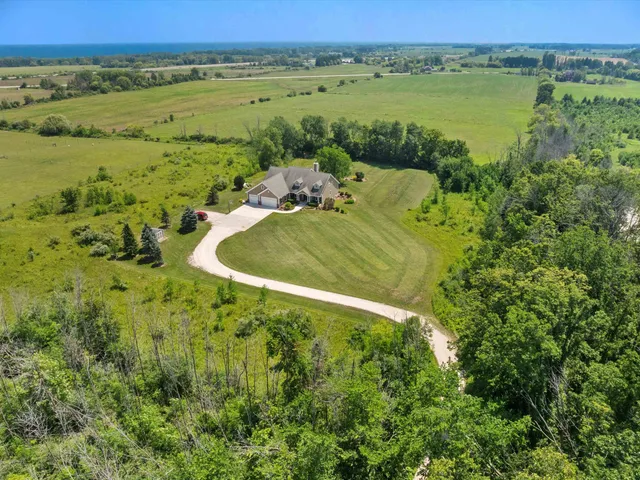 $750,000 | 631 Cedar Avenue, Cedar Grove, WI 53013