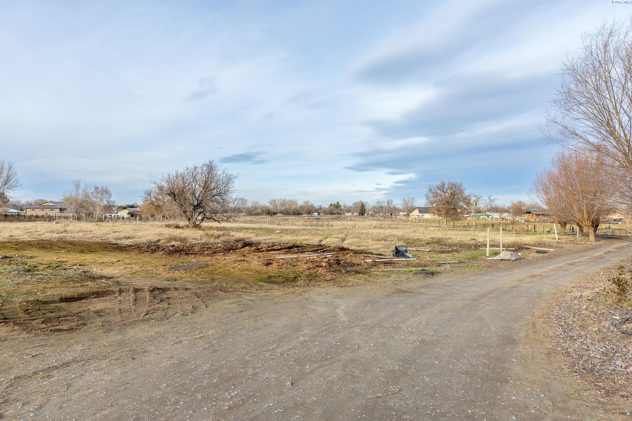 215523 East Cochran Road Kennewick, WA 99337 - Photo 33 of 47 Gallery Image 33