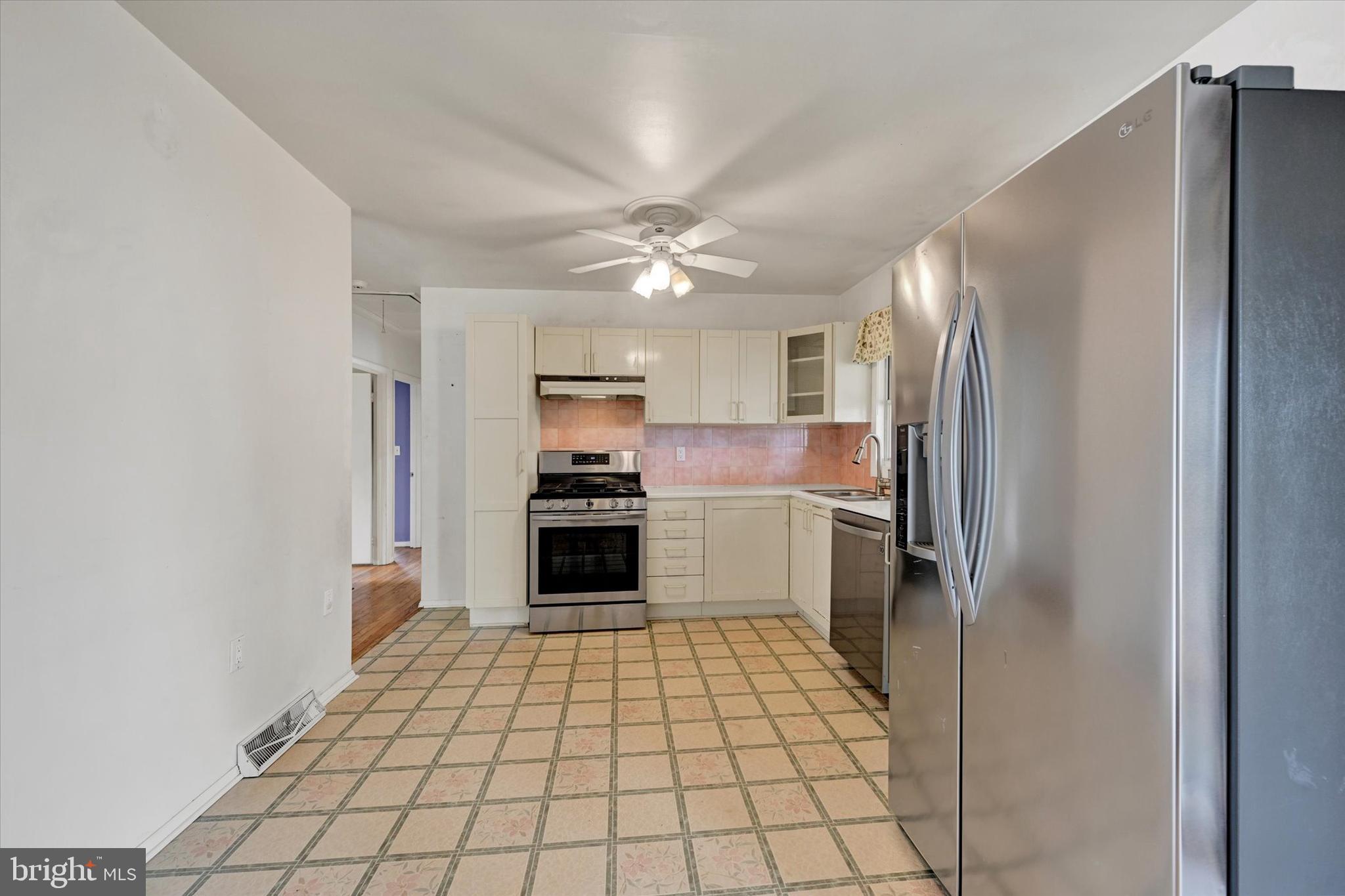 306 Regency Circle Linthicum Heights, MD 21090 - Photo 15 of 73 Well-planned kitchen for daily living.