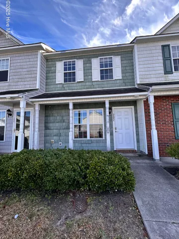 $1,250 | 202 Streamwood Drive, Jacksonville, NC 28546