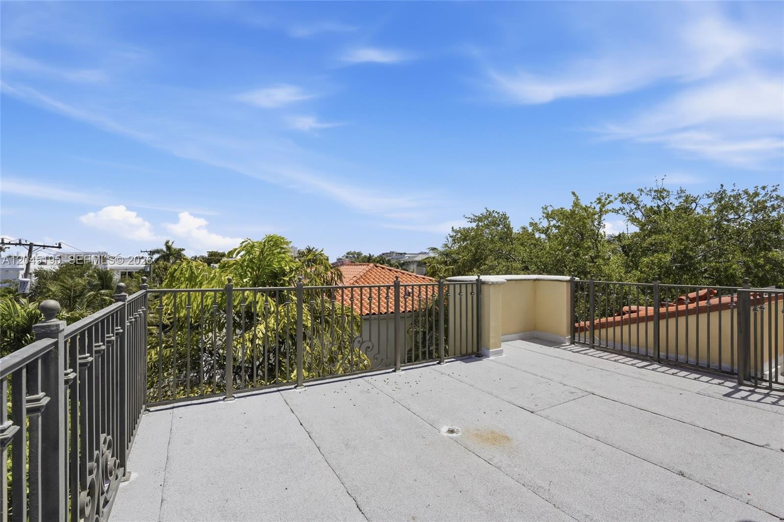592 Fernwood Road, Unit B Key Biscayne, FL 33149 - Photo 32 of 36 Rooftop