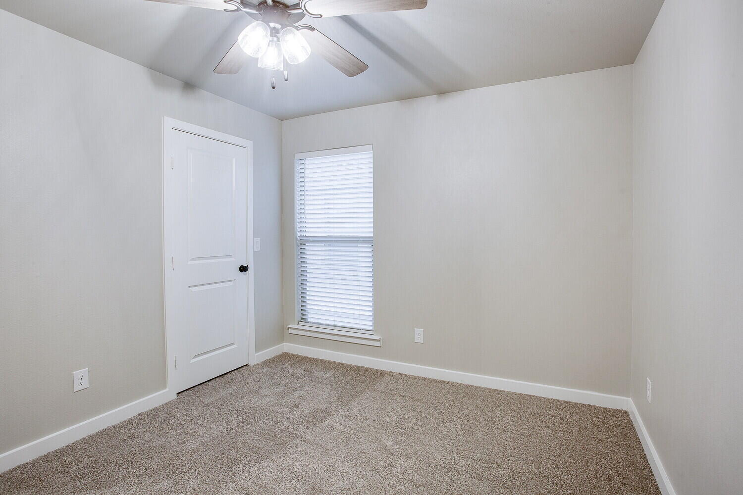 13702 Avenue R Lubbock, TX 79423 - Photo 14 of 18 l-213
