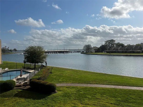$179,800 | 12600 Melville Drive, Unit 220B, Montgomery, TX 77356