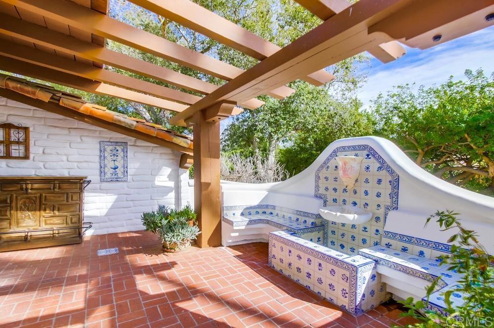 Undisclosed Address Rancho Santa Fe, CA 92067 - Photo 10 of 70 Kitchen Patio