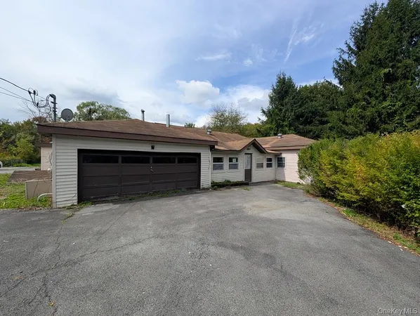 $250,000 | 469 Eatontown Road, Port Jervis, NY 12771