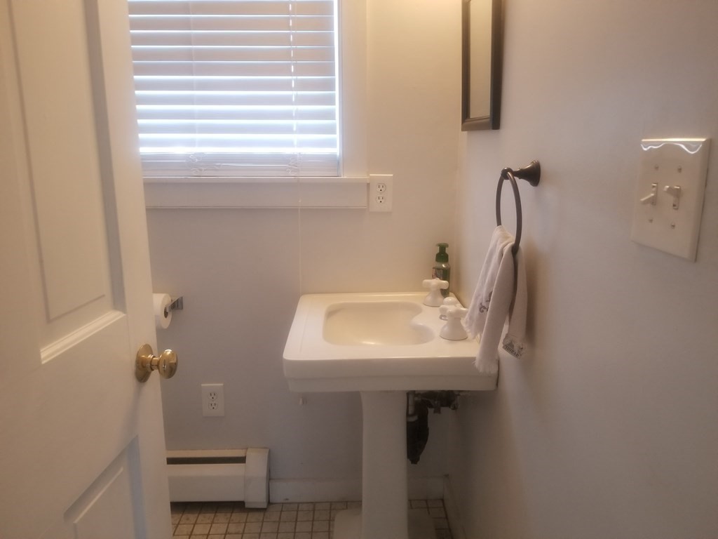 360 Main Street Rutland, MA 01543 - Photo 3 of 8 Gallery Image 3