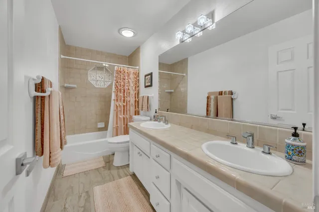 $1,250,000 | 14 Clement Court, Napa, CA 94558